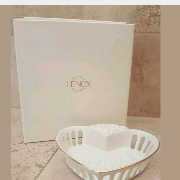 Lenox Forevermore Pierced Dish - Picture 1 of 5